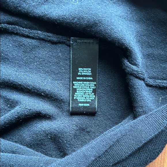 💜💜NWOT Express Black Ribbed Ruched Bodycon Dress💜💜 - Picture 10 of 10